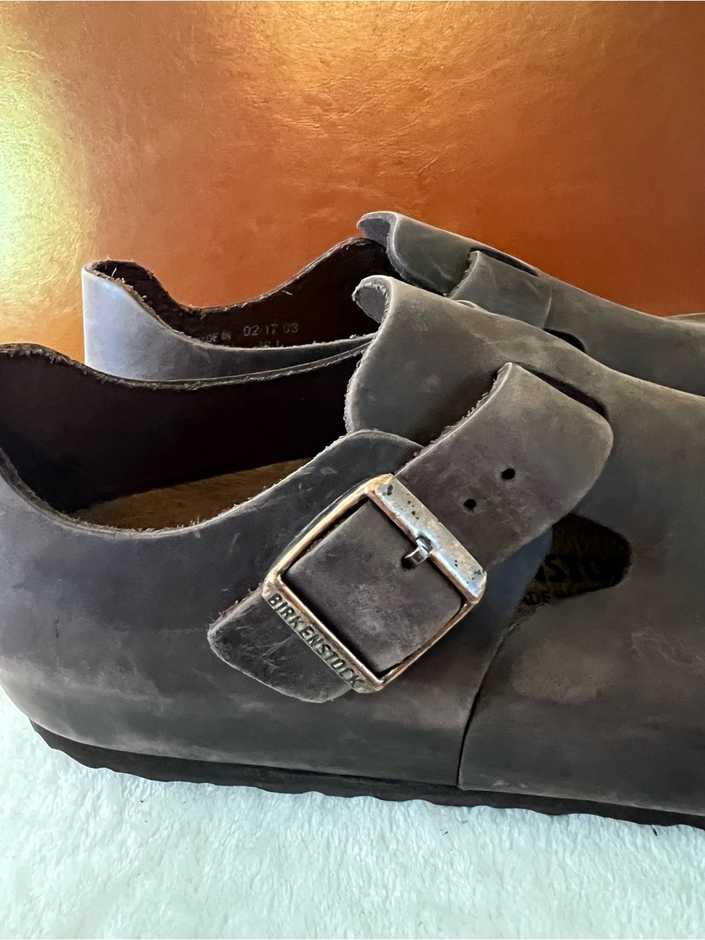 Birkenstock London Oiled Leather Brown Leather Slip-On Clogs with Buckle - Picture 8 of 10